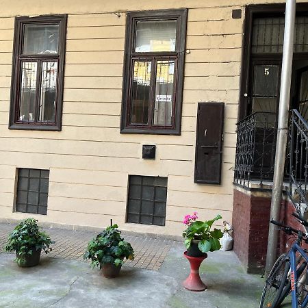 Lavender Apartment Near Heroes' Square & Puskas Stadium Budapeste Exterior foto